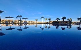 Mini-Villa Situee Dans Une Residence Prestigia A Marrakech, Avec Une Vue Sur La Piscine Et Le Golf Une Securite 24H Sur 24 Et Une Proximite Ideale De L Aeroport 5 Minutes C Est Une Offre Parfaite Pour Des Vacances