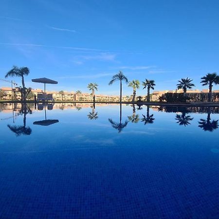 Mini-Villa Situee Dans Une Residence Prestigia A Marrakech, Avec Une Vue Sur La Piscine Et Le Golf Une Securite 24H Sur 24 Et Une Proximite Ideale De L Aeroport 5 Minutes C Est Une Offre Parfaite Pour Des Vacances Marrakesh Extérieur photo