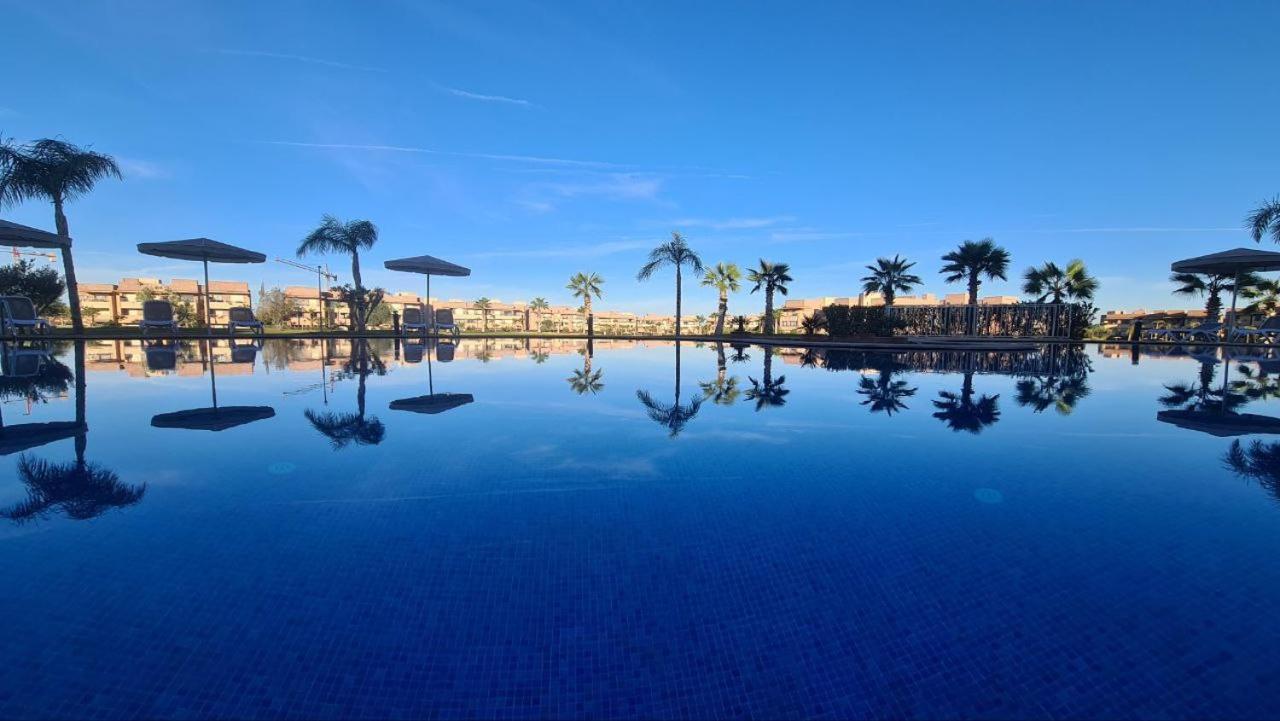 Mini-Villa Situee Dans Une Residence Prestigia A Marrakech, Avec Une Vue Sur La Piscine Et Le Golf Une Securite 24H Sur 24 Et Une Proximite Ideale De L Aeroport 5 Minutes C Est Une Offre Parfaite Pour Des Vacances Marrakesh Extérieur photo