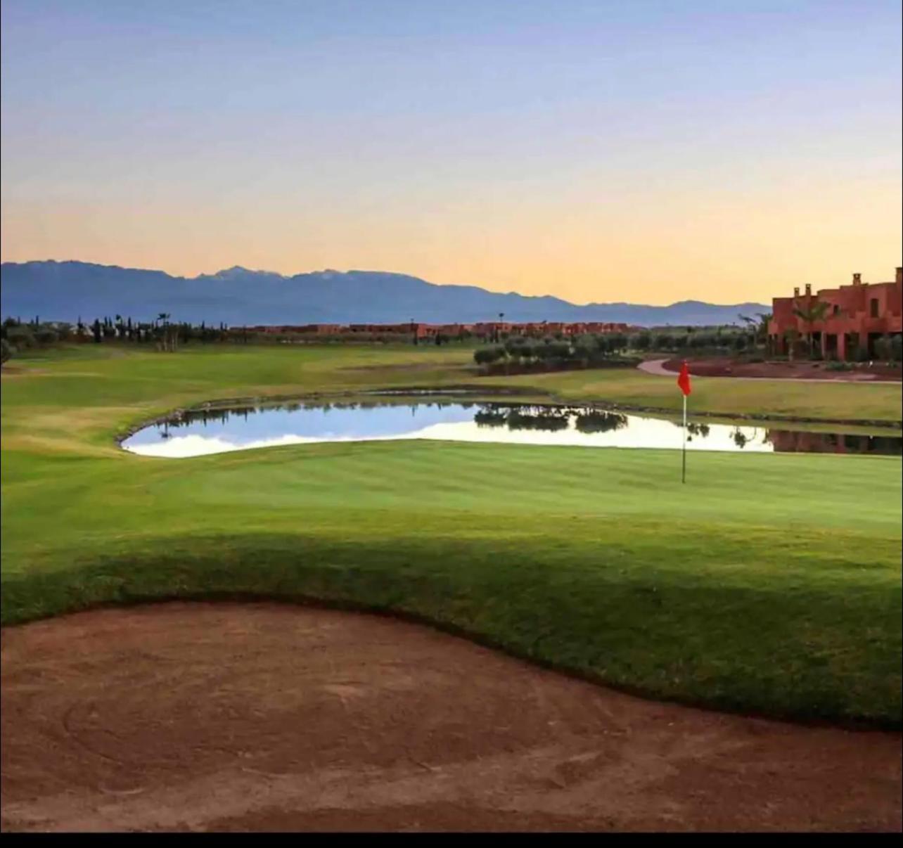 Mini-Villa Situee Dans Une Residence Prestigia A Marrakech, Avec Une Vue Sur La Piscine Et Le Golf Une Securite 24H Sur 24 Et Une Proximite Ideale De L Aeroport 5 Minutes C Est Une Offre Parfaite Pour Des Vacances Marrakesh Extérieur photo