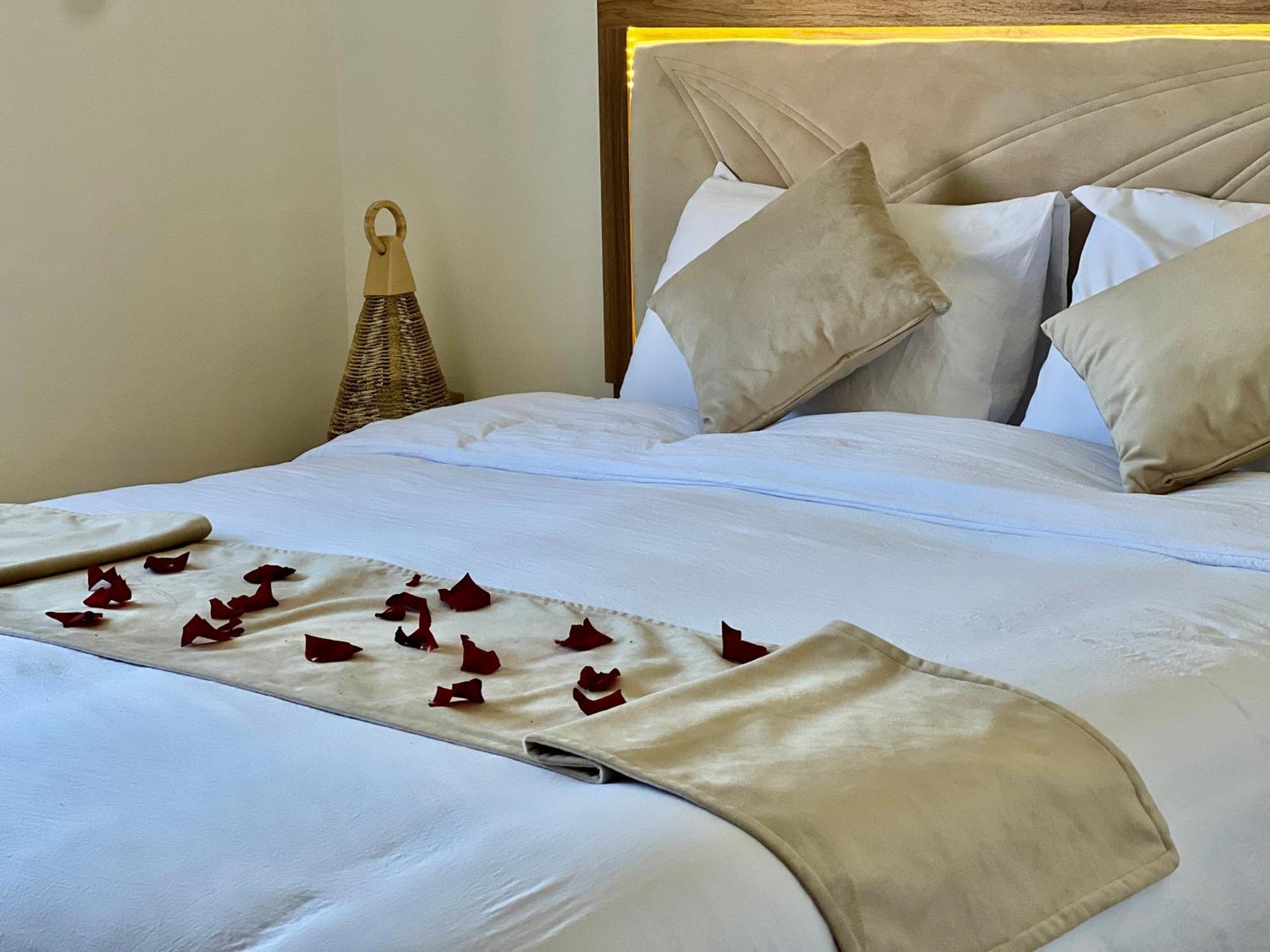 Mini-Villa Situee Dans Une Residence Prestigia A Marrakech, Avec Une Vue Sur La Piscine Et Le Golf Une Securite 24H Sur 24 Et Une Proximite Ideale De L Aeroport 5 Minutes C Est Une Offre Parfaite Pour Des Vacances Marrakesh Extérieur photo