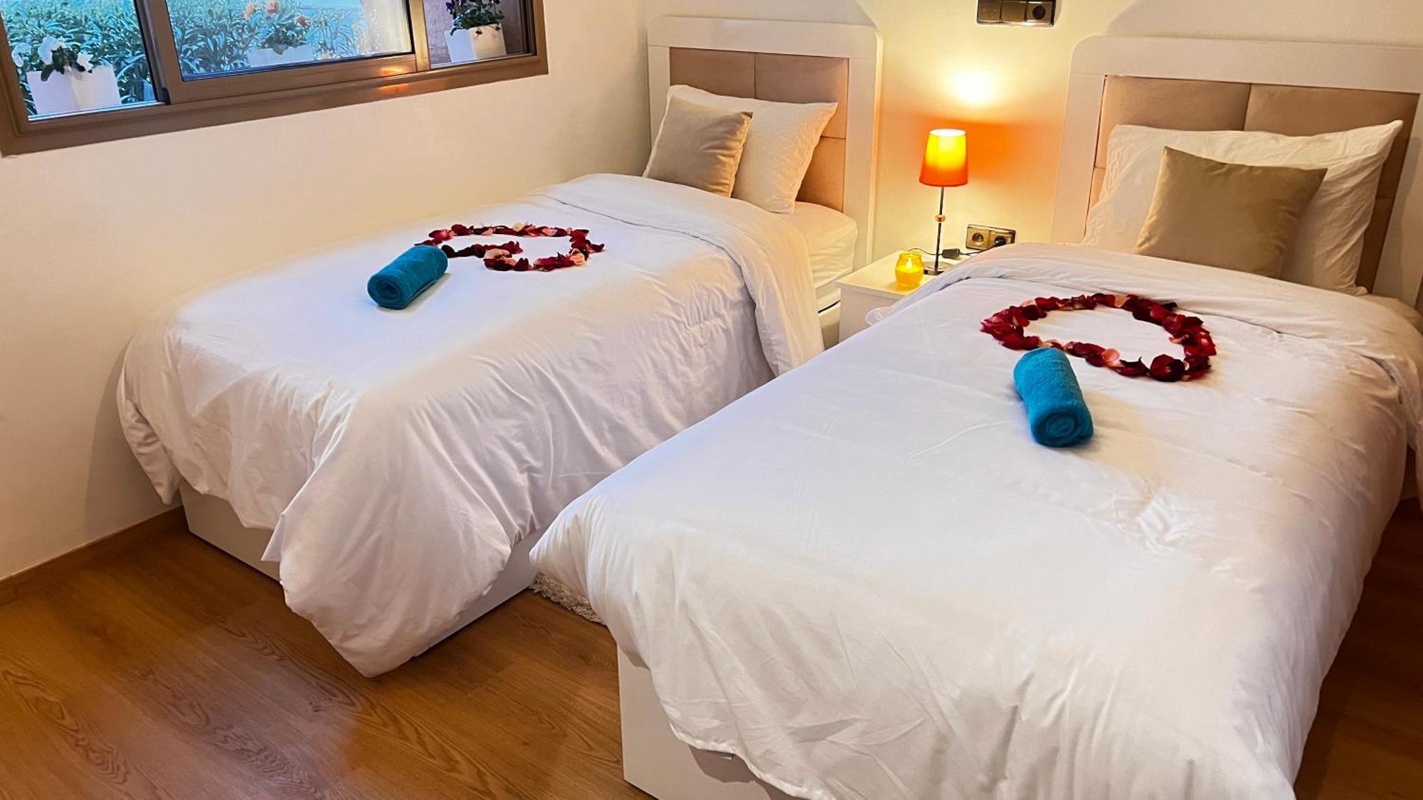 Mini-Villa Situee Dans Une Residence Prestigia A Marrakech, Avec Une Vue Sur La Piscine Et Le Golf Une Securite 24H Sur 24 Et Une Proximite Ideale De L Aeroport 5 Minutes C Est Une Offre Parfaite Pour Des Vacances Marrakesh Extérieur photo