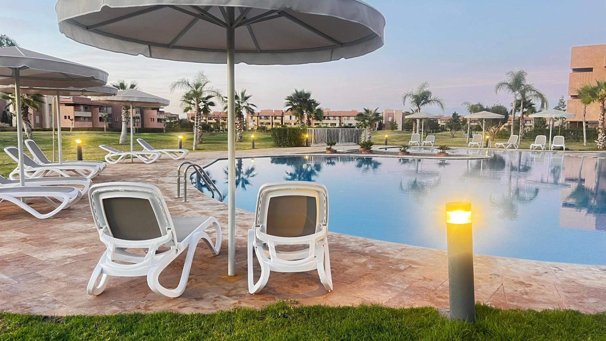 Mini-Villa Situee Dans Une Residence Prestigia A Marrakech, Avec Une Vue Sur La Piscine Et Le Golf Une Securite 24H Sur 24 Et Une Proximite Ideale De L Aeroport 5 Minutes C Est Une Offre Parfaite Pour Des Vacances Marrakesh Extérieur photo