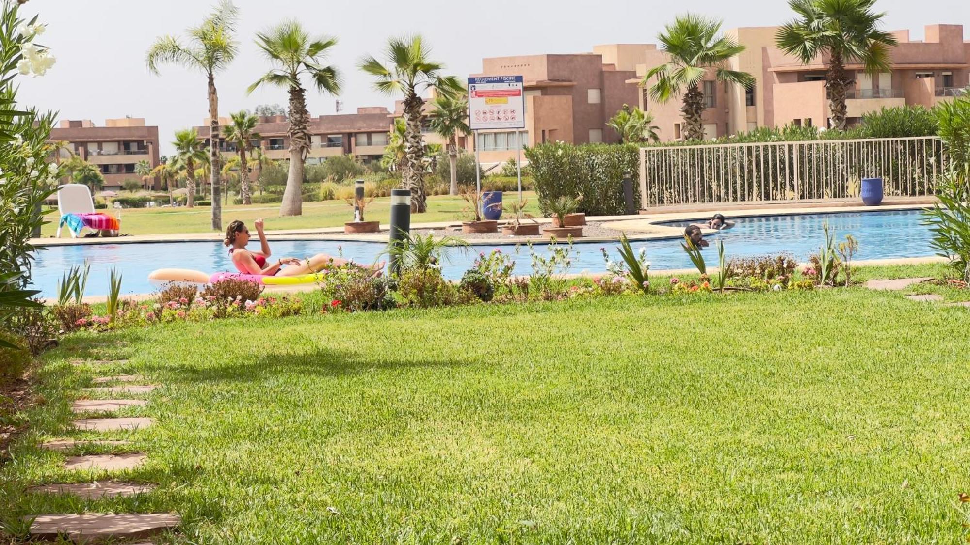 Mini-Villa Situee Dans Une Residence Prestigia A Marrakech, Avec Une Vue Sur La Piscine Et Le Golf Une Securite 24H Sur 24 Et Une Proximite Ideale De L Aeroport 5 Minutes C Est Une Offre Parfaite Pour Des Vacances Marrakesh Extérieur photo